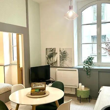 Au Coeur De - Idealement Situe Confort Avec Separee Lejlighed *